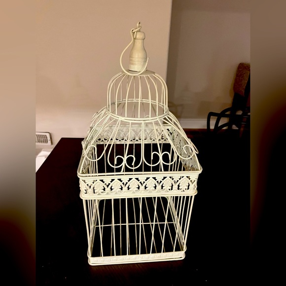Gorgeous birdcage decor - Picture 1 of 1